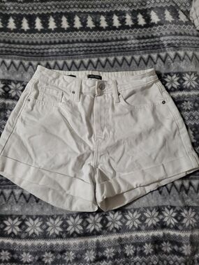 wild fable Size 4/27R White Cuffed Jean Shorts